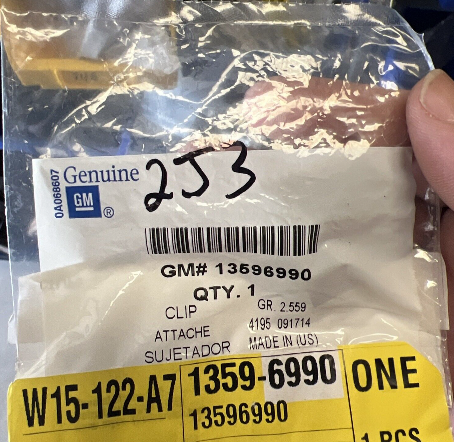 New OEM Genuine GM Chevrolet 2021 Instrument Panel Wiring Harness Clip 13596990