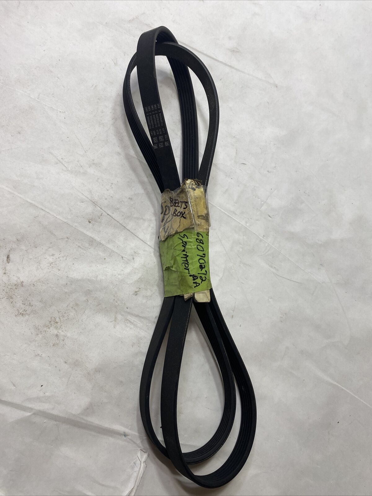 New OEM Genuine Mopar Sprinter 2500 2004-2006 Accessory Drive Belt 68070272AA