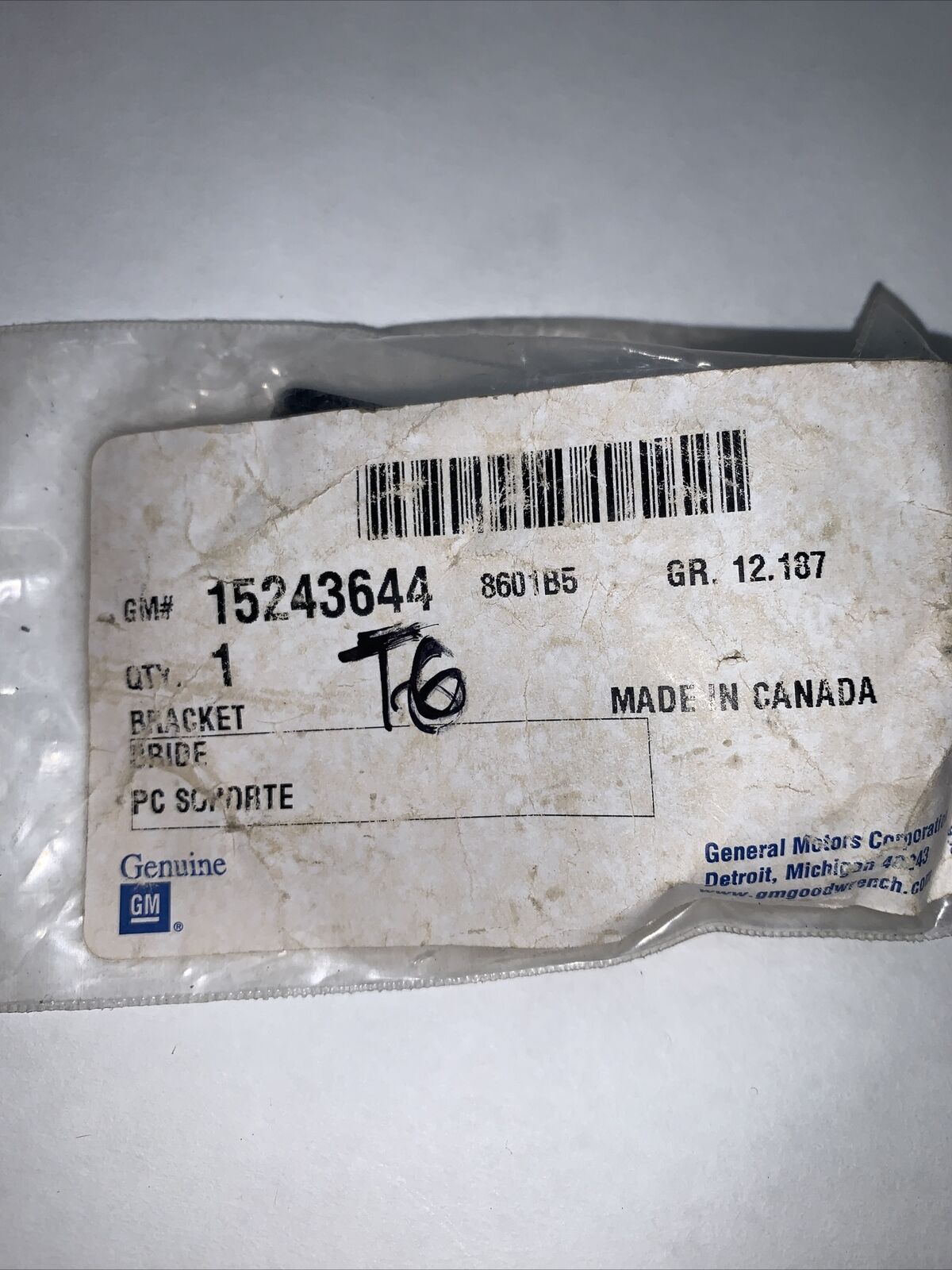 New OEM GM Chevy Equinox Lift Cylinder Upper Bracket Right 2005 15243644