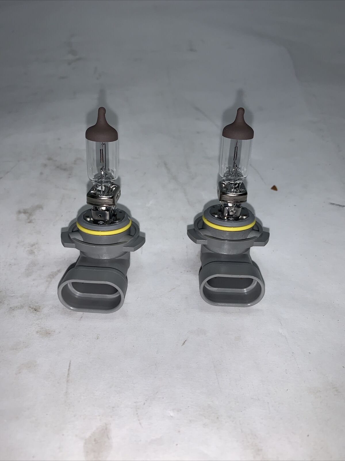 New OEM GM NOS Light Bulbs Set OF 2 89024715