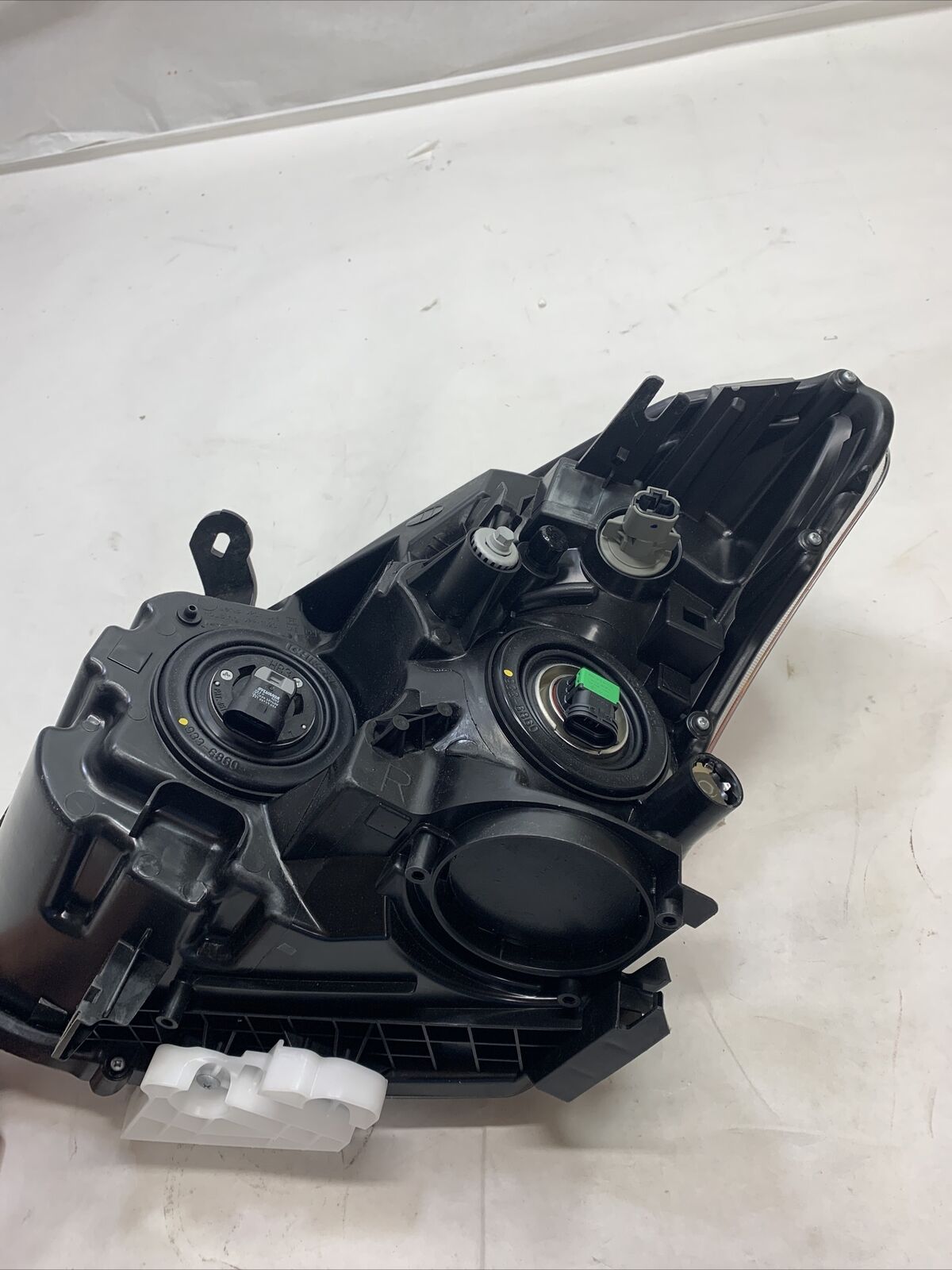 New OEM Nissan Rogue Headlight Passenger Side GENUINE 2013-15 260101VX0A