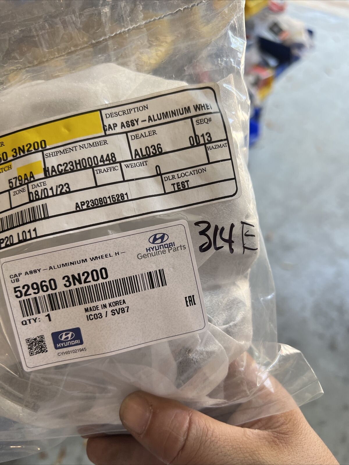 Genuine OEM Hyundai Equus Aluminium Wheel Hub Cap Assembly Kia 10-13 529603N200