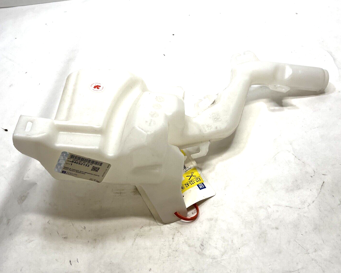 New OEM Genuine GM Equinox 2017 Windshield Washer Fluid Reservoir 84052133