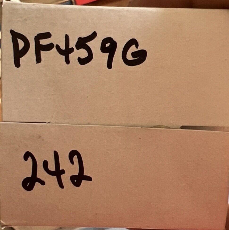 New OEM Genuine GM Cadillac SRX 10-11 Engine Oil Filter Kit W/Cap Seal 12593333