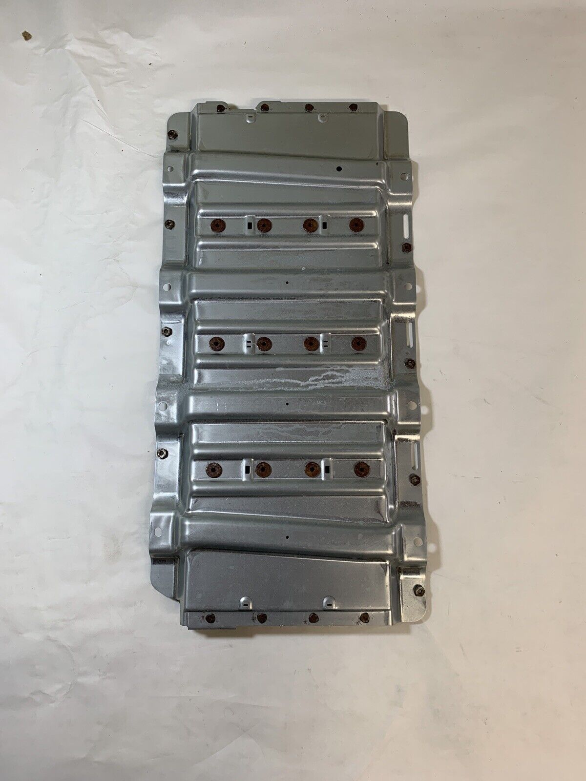 New OEM Chevy Malibu Battery Tray 2016-18 24279594