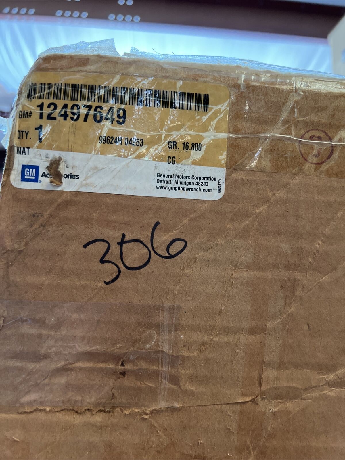 New OEM GM 99-02 GMC Chevy Ext CAB REAR CARPET MAT GRAPHITE 12497649