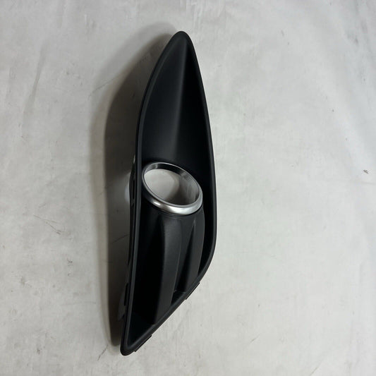 New OEM Genuine Ford Right Outer Passenger Side Grille DM5Z17B814A