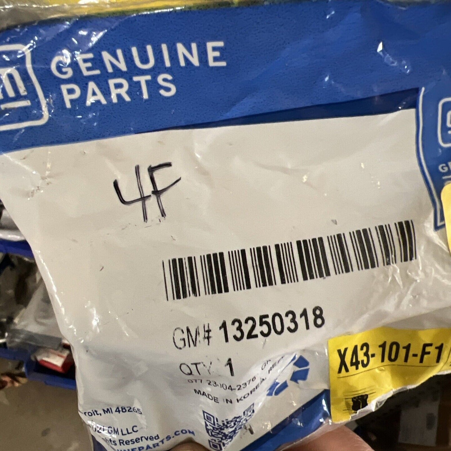 Genuine OEM GM Cascada Upper Engine Radiator Bracket 2011-2019 13250318