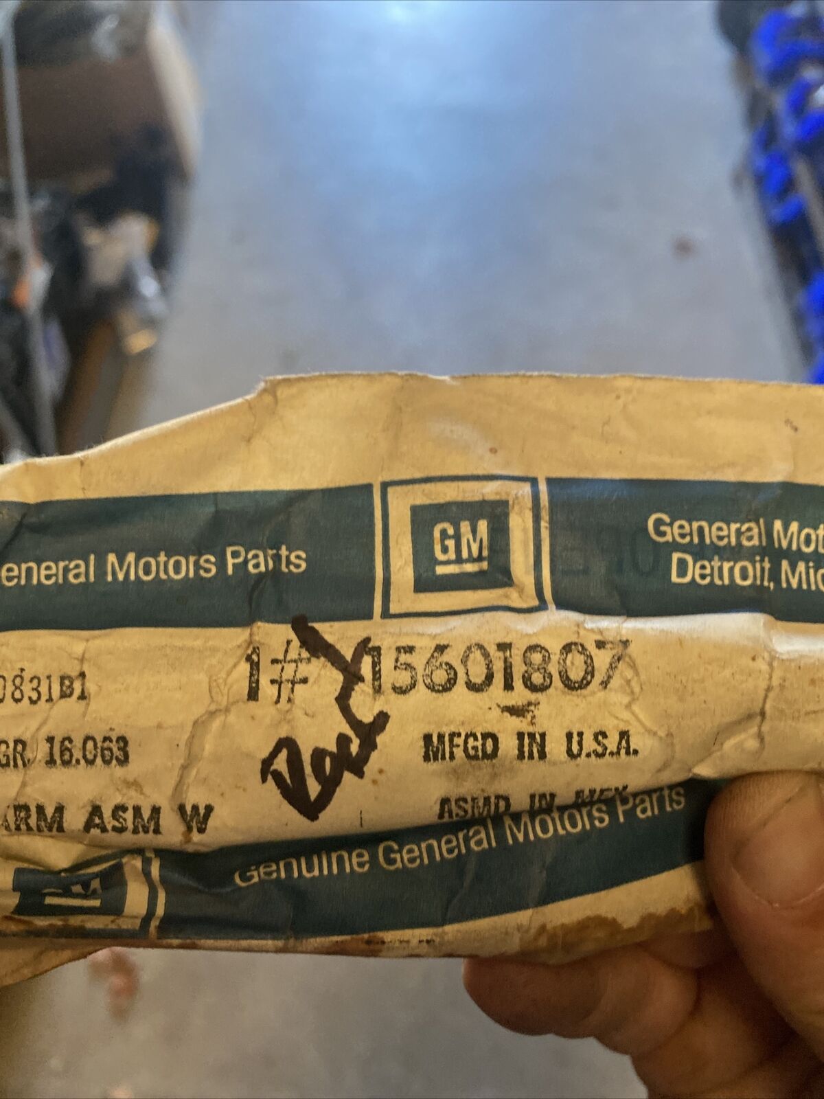 New OEM GM Wiper Arm 15601807