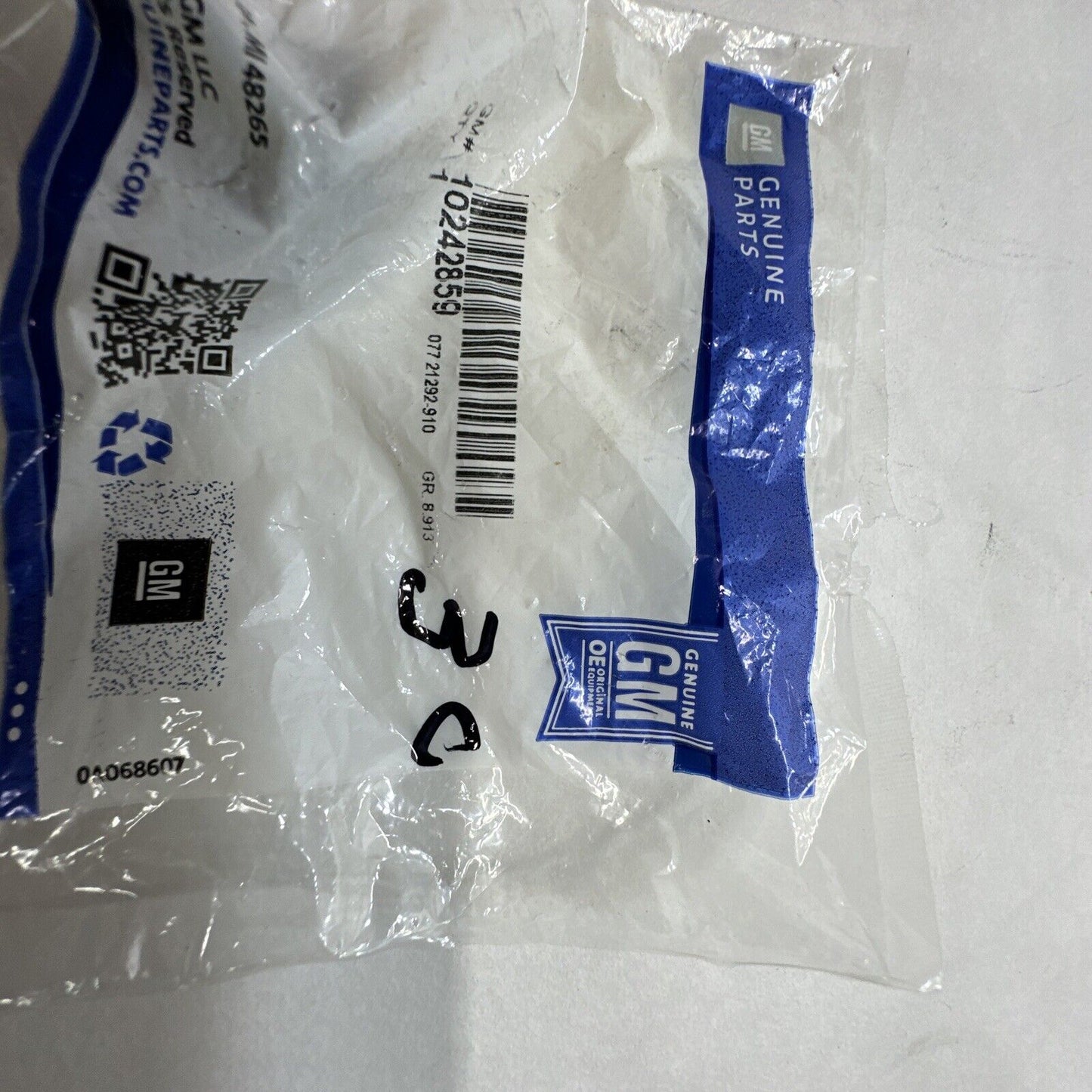 GM Chevrolet Oldsmobile Pontiac Rear Bumper Impact Bar Bolt 97-16 10242859