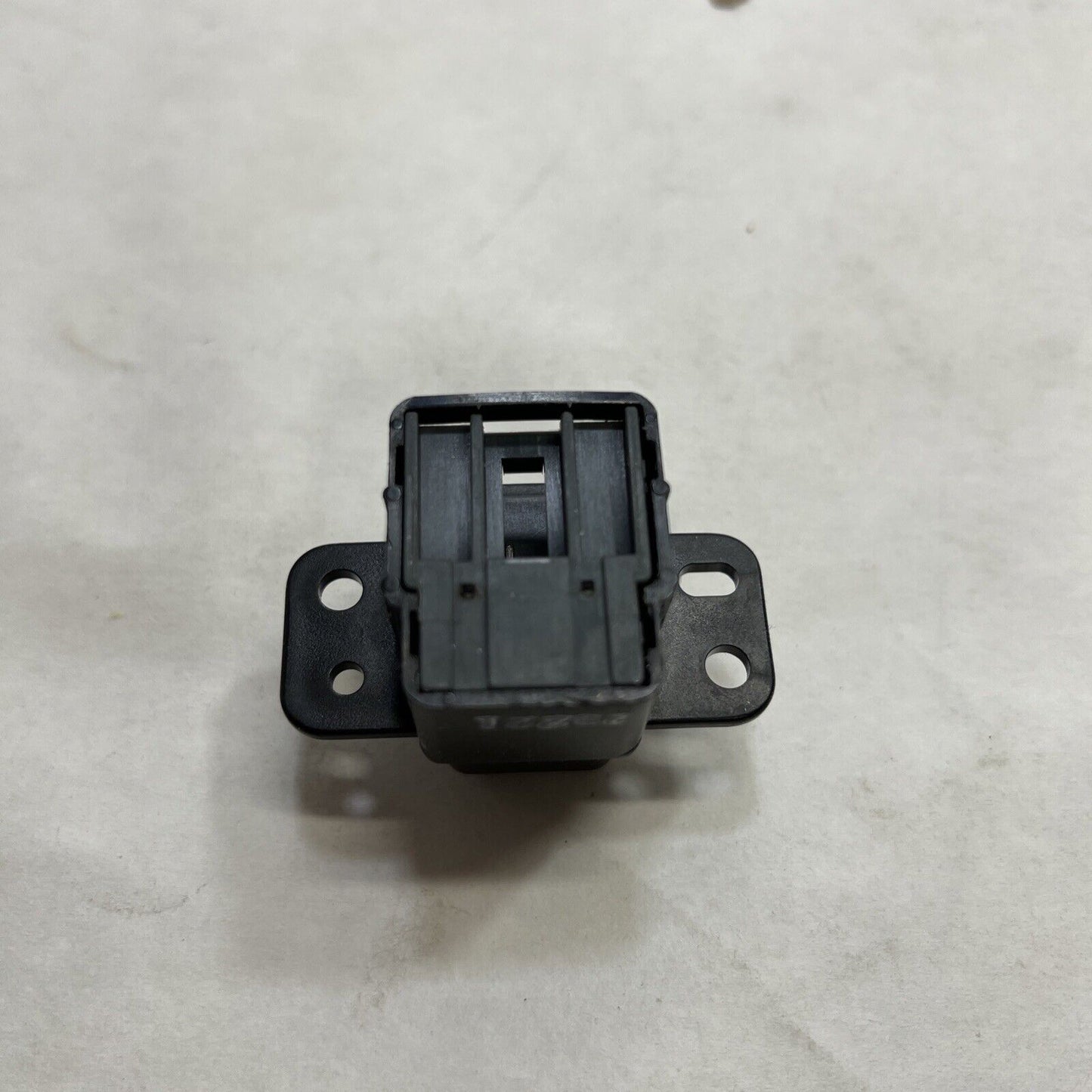 New OEM Ford Thunderbird Valet Switch Assembly 2002-05 XW4Z-9B242-CA