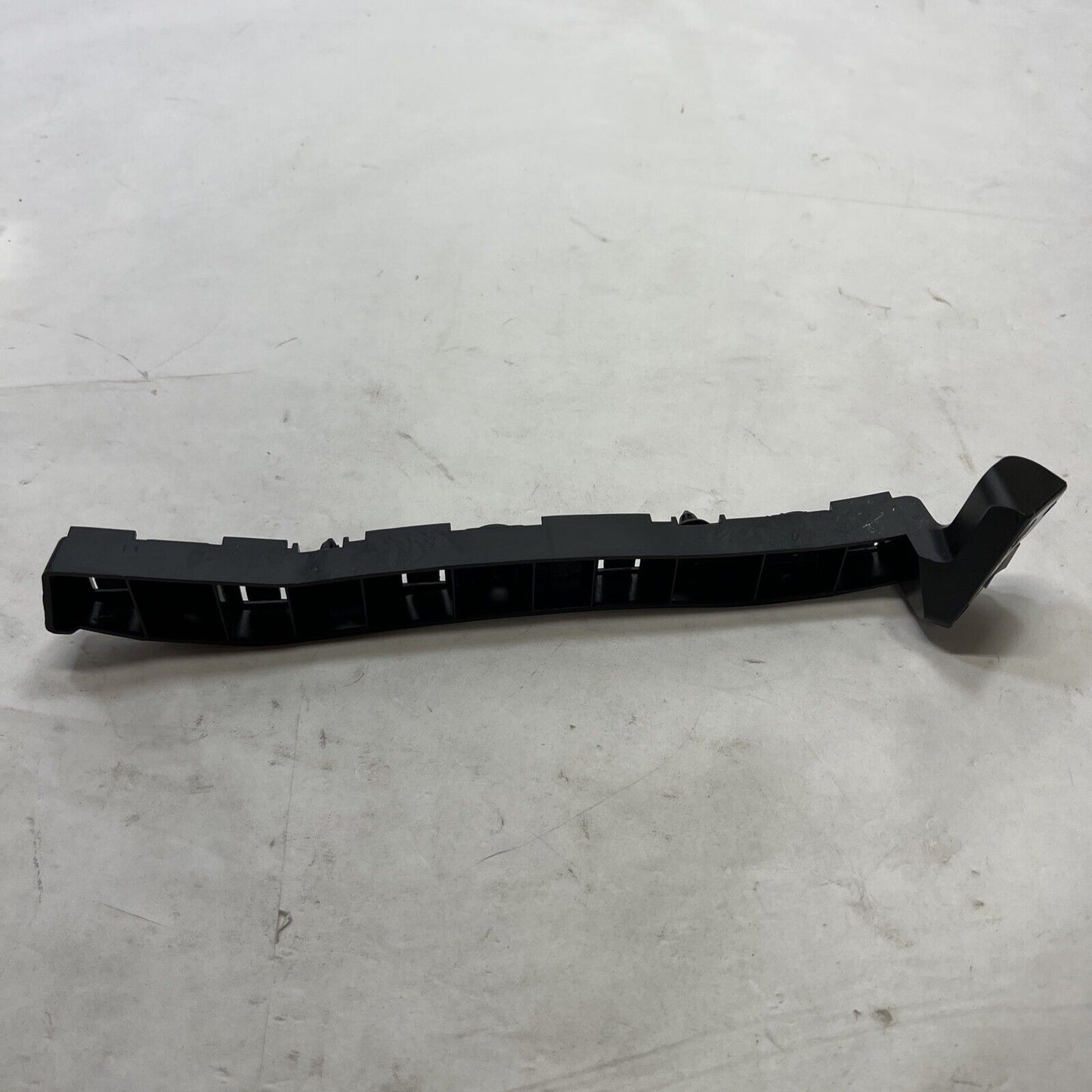 OEM NEW Mopar Jeep Cherokee Upper Cover Fascia Bracket Right 14-18 68138414AC