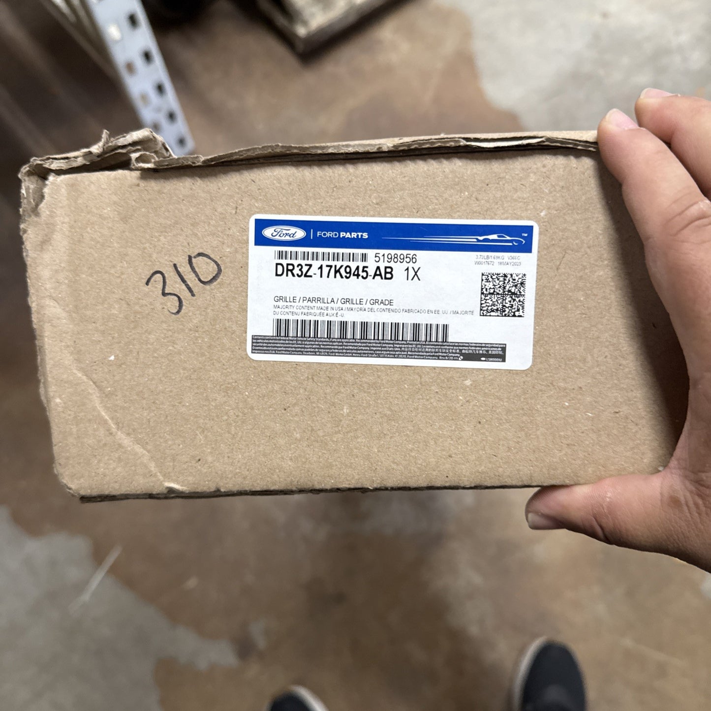 47295918