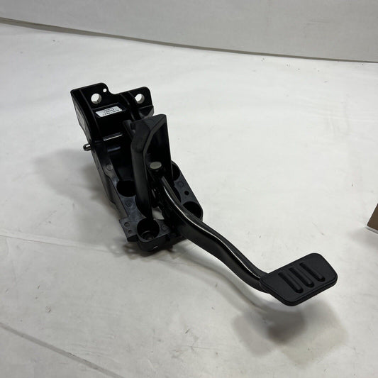 New OEM Genuine Ford Pedal And Bracket Assembly fr3z2455ae