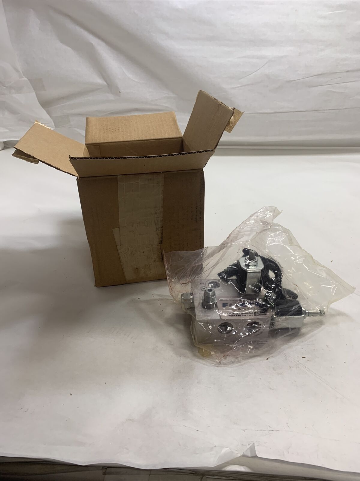 New Parker Varitech Valve flow 1870267 25-UPGRADE-102MM-B