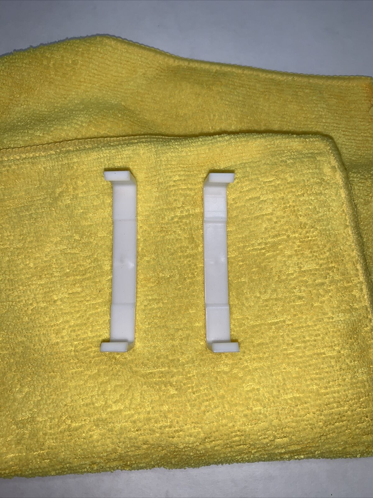 New OEM GM Retainer 25726416