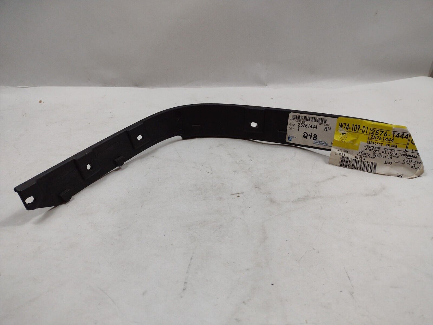 Genuine OEM GM Cadillac CTS Bumper Cover Mount Bracket 2003-2007 25761444