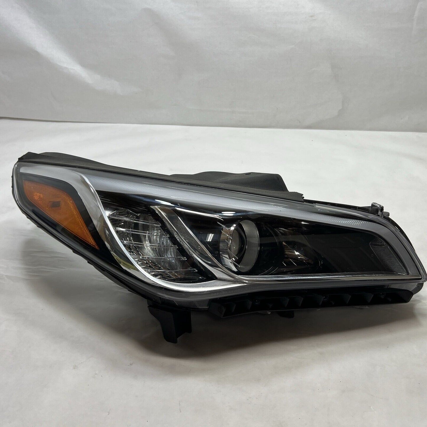 New OEM Genuine Hyundai 15-17 Right Passenger Side Headlight Assembly 92102C2050