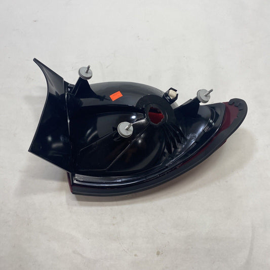 New OEM GM Genuine Tail Light Passenger Side 5976386 (BARB5444 DS1524)