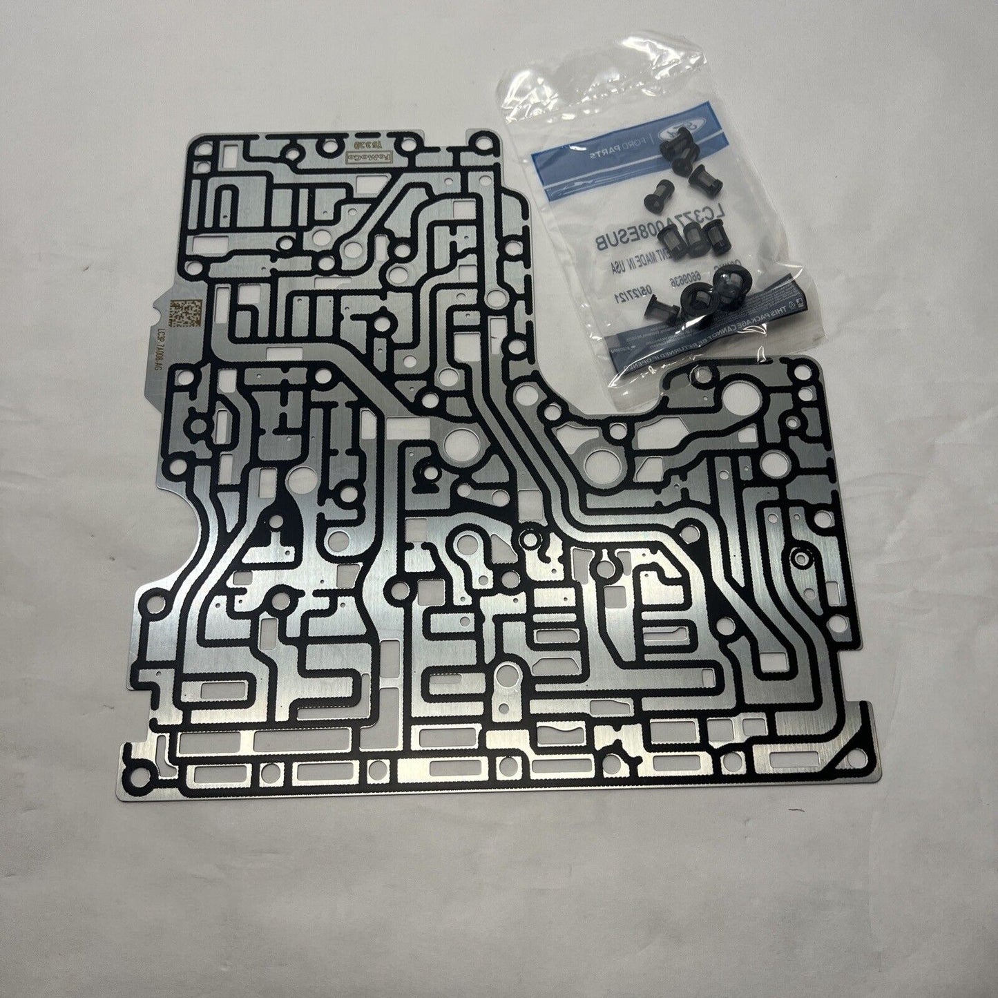New OEM Genuine Ford Auto Transmission Valve Body Separator Plate LC3Z7A008E
