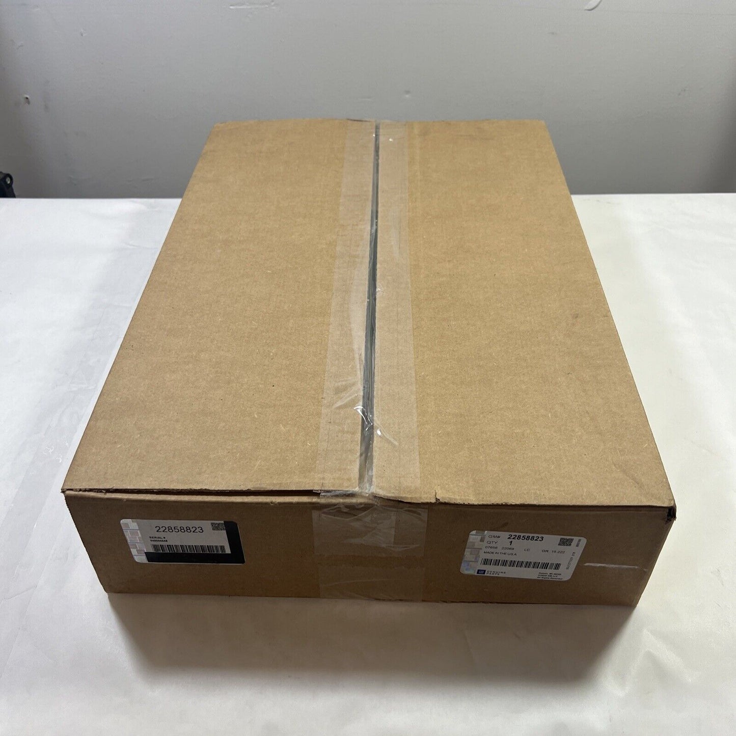 Genuine OEM GM Escalade All Weather Floor Mat Second Row 2015-2020 22858823