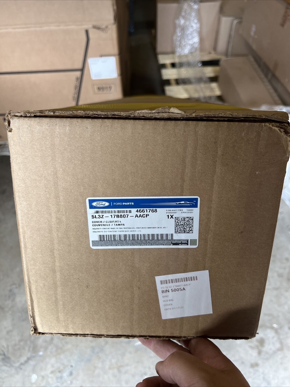 New OEM Genuine Ford F150 Rear Bumper Step Pad Cover 2004-08 5L3Z17B807AA