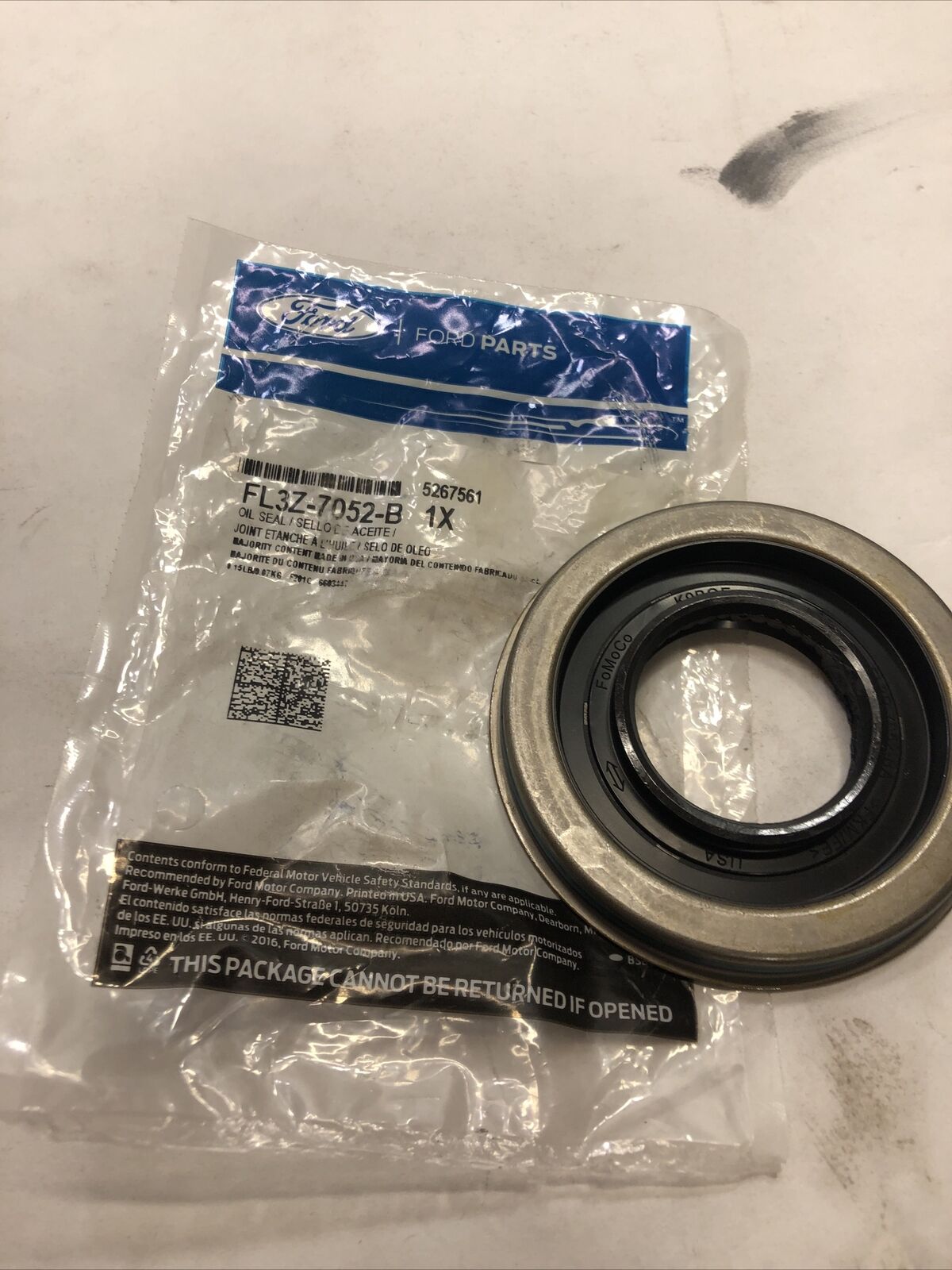 New OEM Genuine Ford Lincoln 2015-2020 Extension Housing Seal FL3Z-7052-B