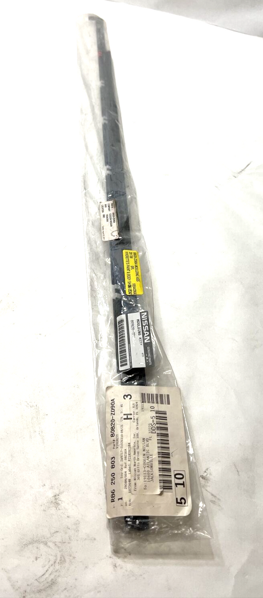 New Genuine Nissan Moulding Assy Front Door Outside, Rh 80820ZD90A