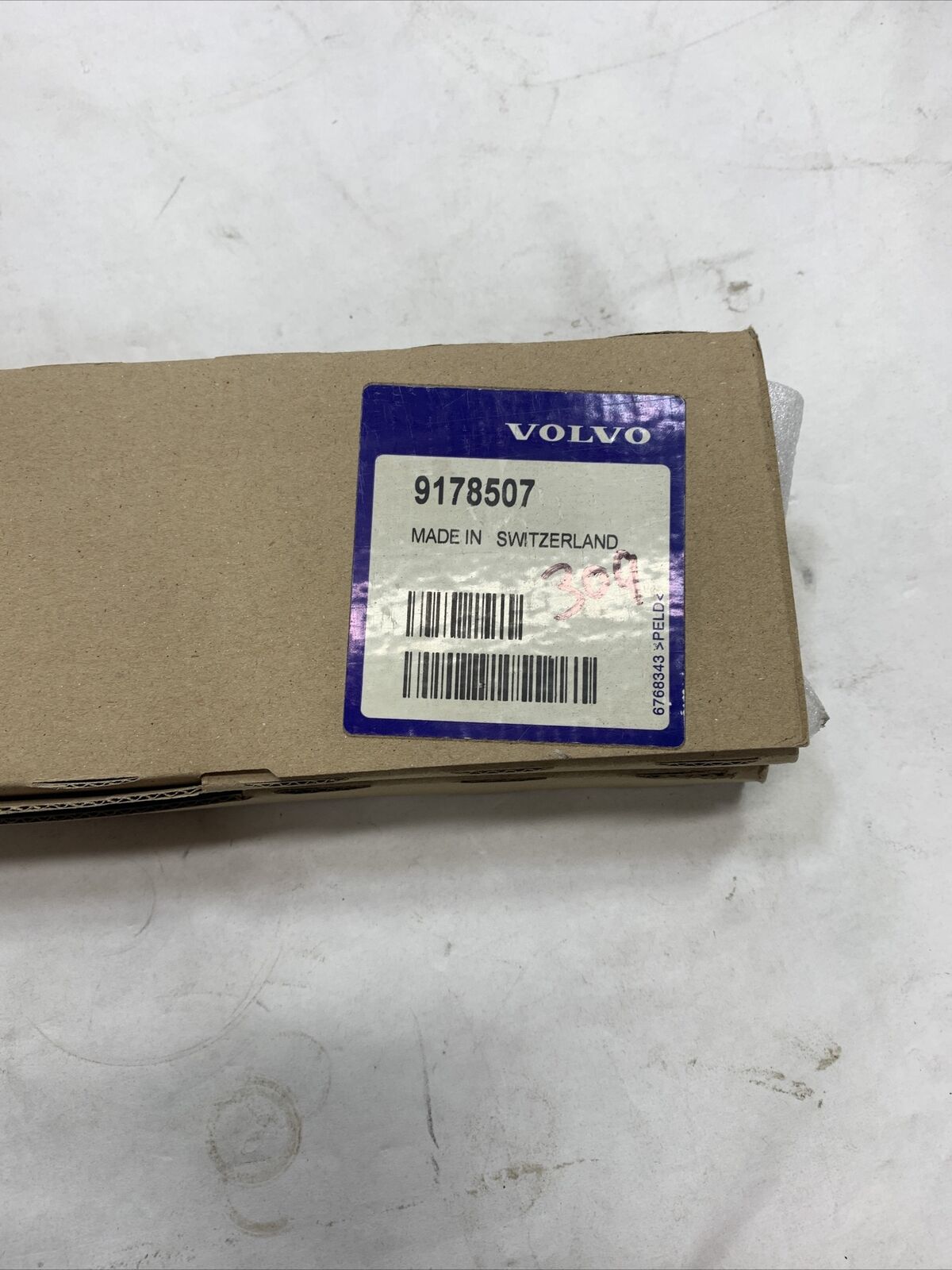 New OEM Genuine Volvo V70 Body Side Molding 9178507