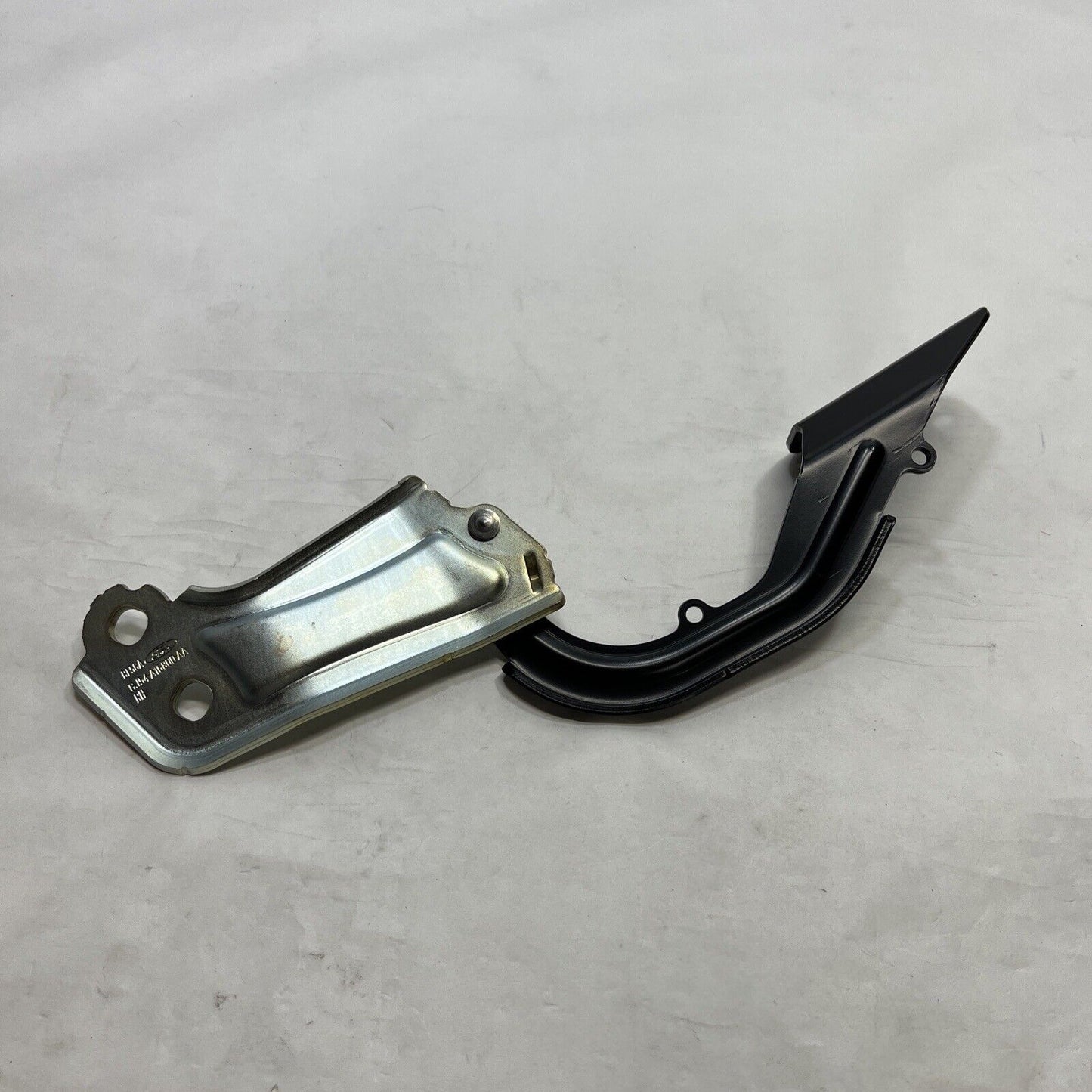 New OEM Genuine Ford Focus Front Right Passenger Side Hood Hinge CP9Z16796A