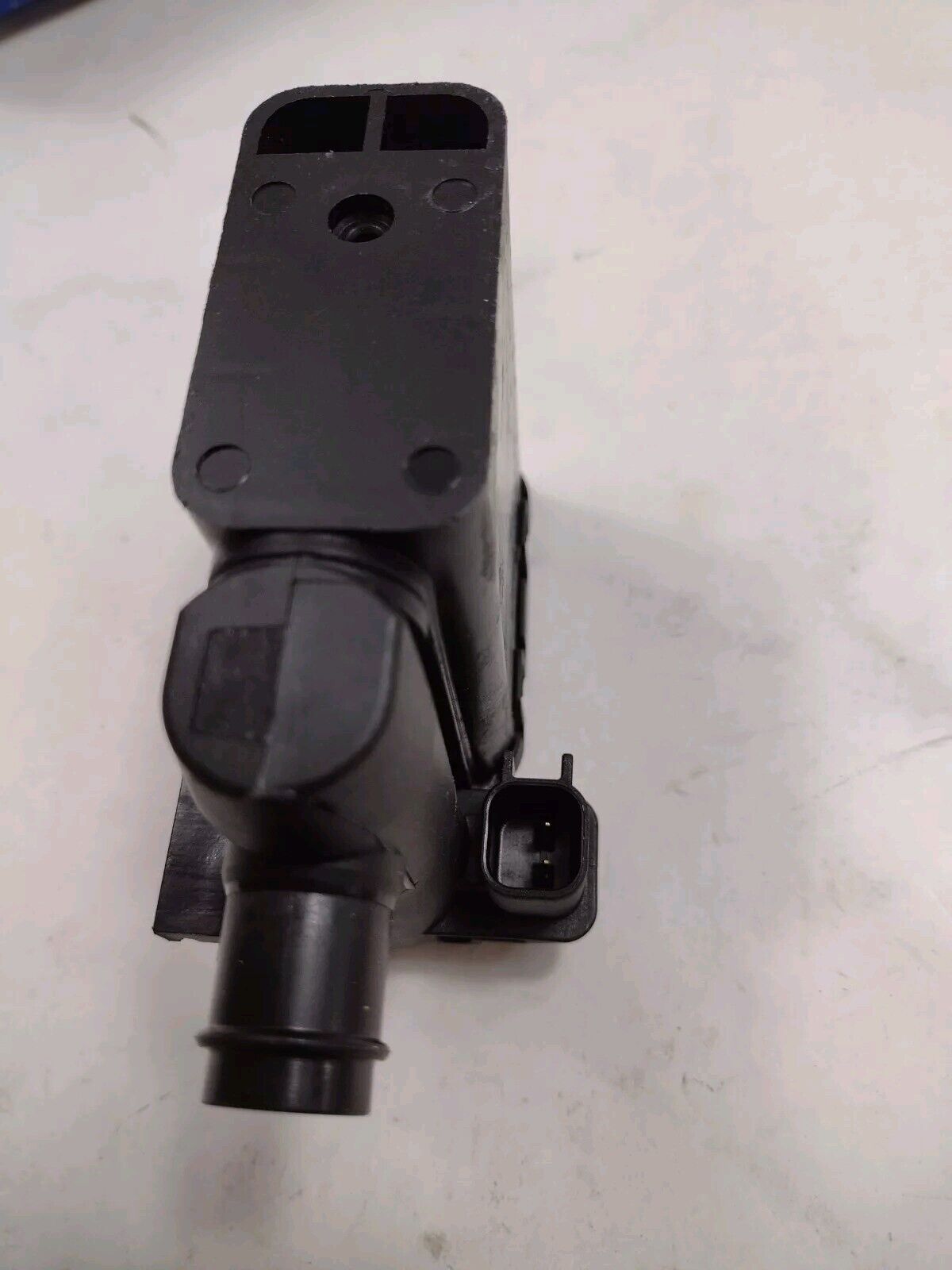 GM Genuine Parts 13575703 Vapor Canister Vent Solenoid