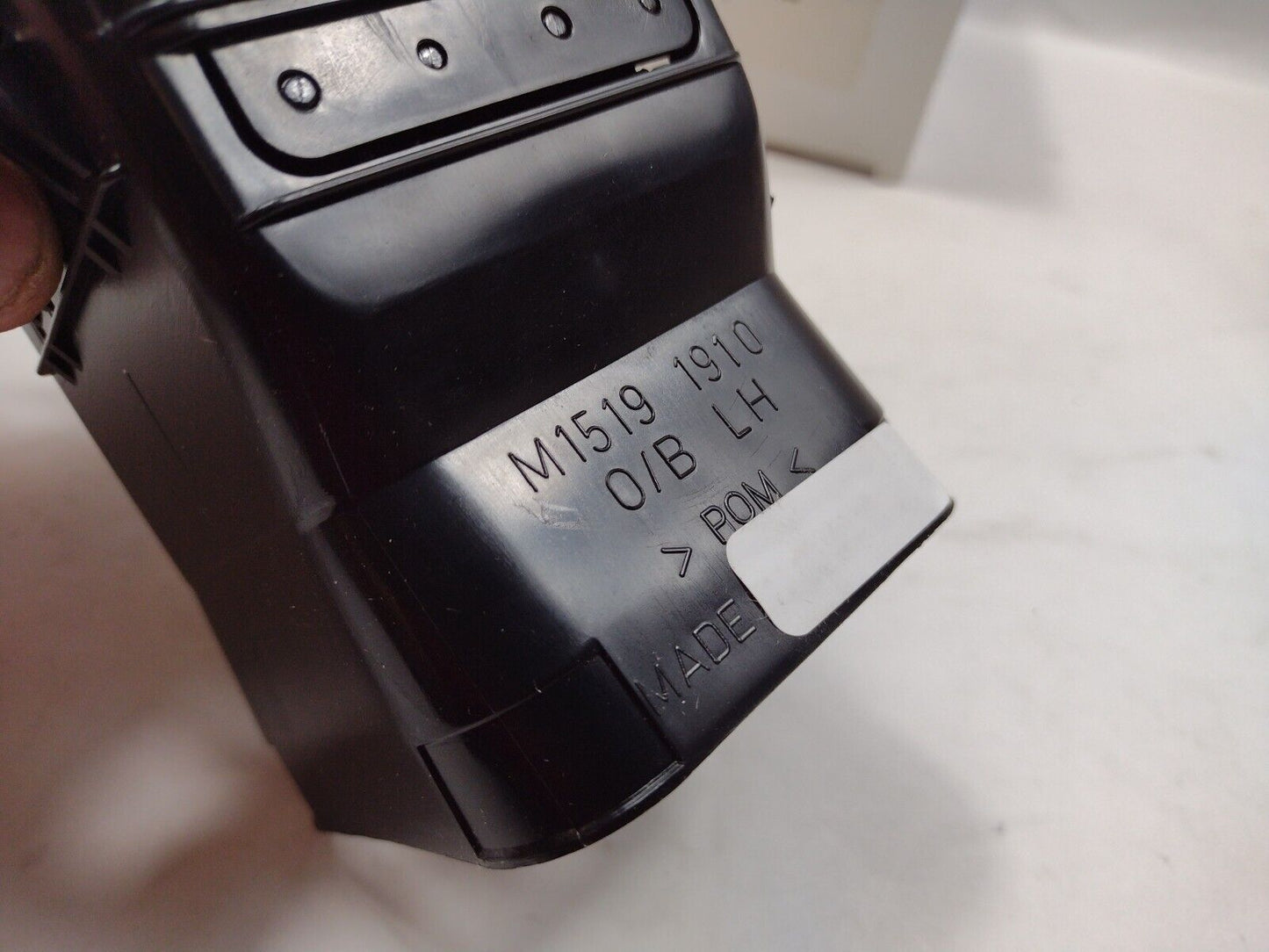 Genuine OEM GM Canyon Left Driver Side Inner Dash AC Air Vent Deflector 15171983