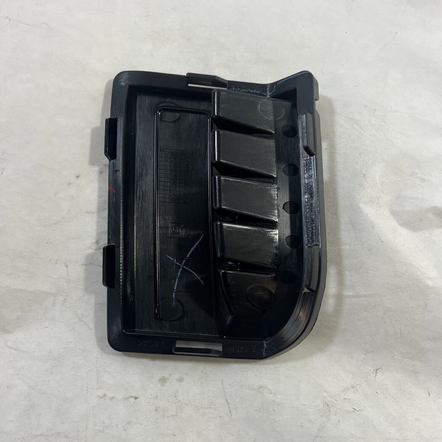 Genuine OEM GM Left Driver Side Bumper Grille Trim Cover 2016-2017 23372629