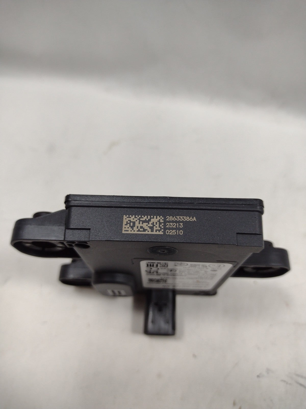 47301205