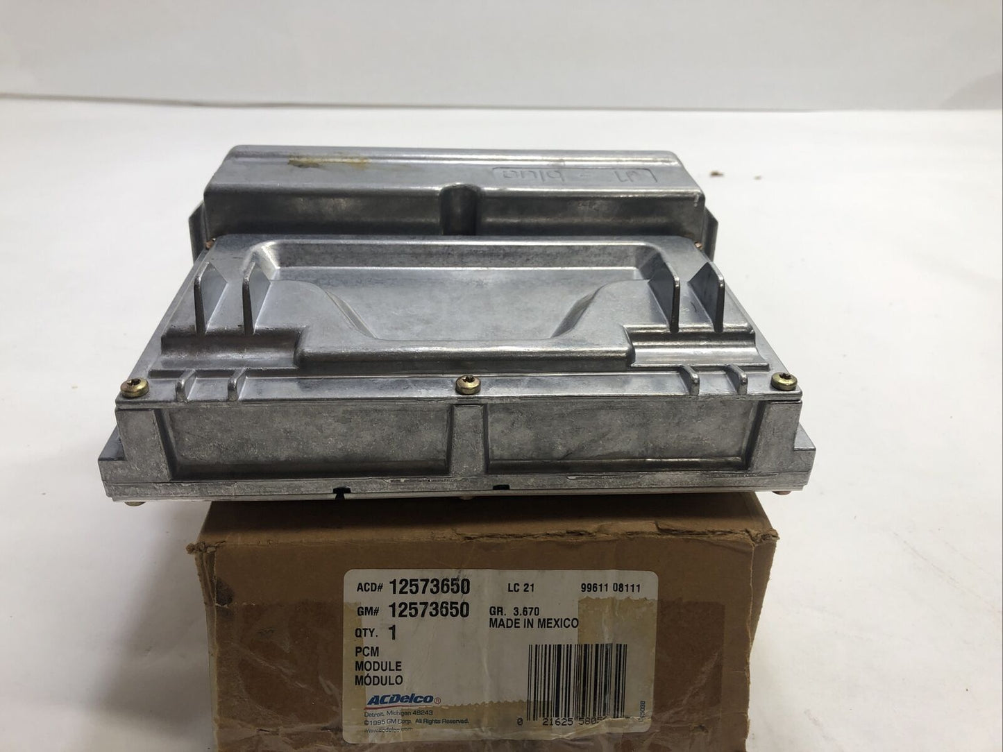 New OEM Genuine GM Chevrolet 2000-06 Powertrain Control Module Assembly 12573650