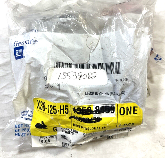 Genuine OEM GM Chevrolet Buick USB Interface Socket Jack 2013-2024 13539082