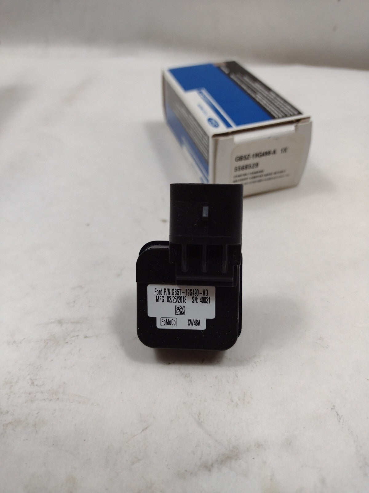 47300011