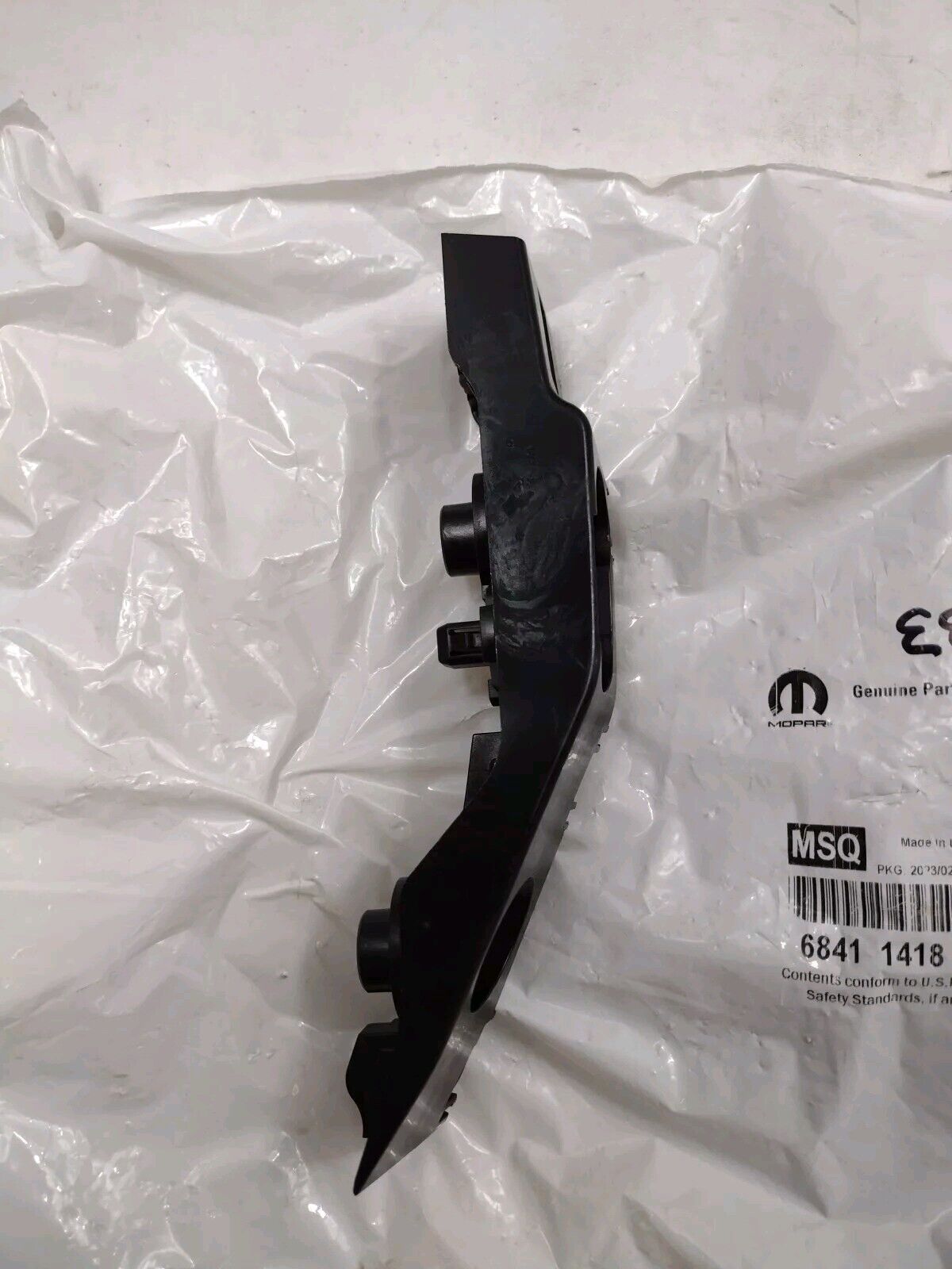 Genuine OEM Mopar Dodge Durango Front Bumper Bracket Right 2014-2025 68411418AE