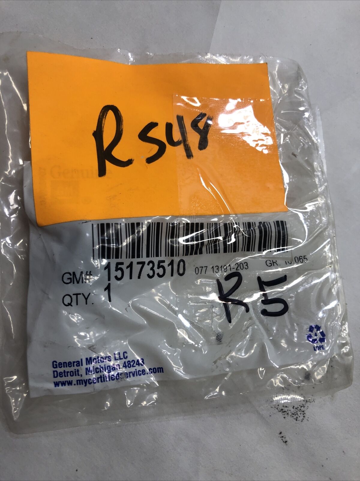 NEW GENUINE OEM GM  Windshield Washer Spray Nozzle 03-12 15173510