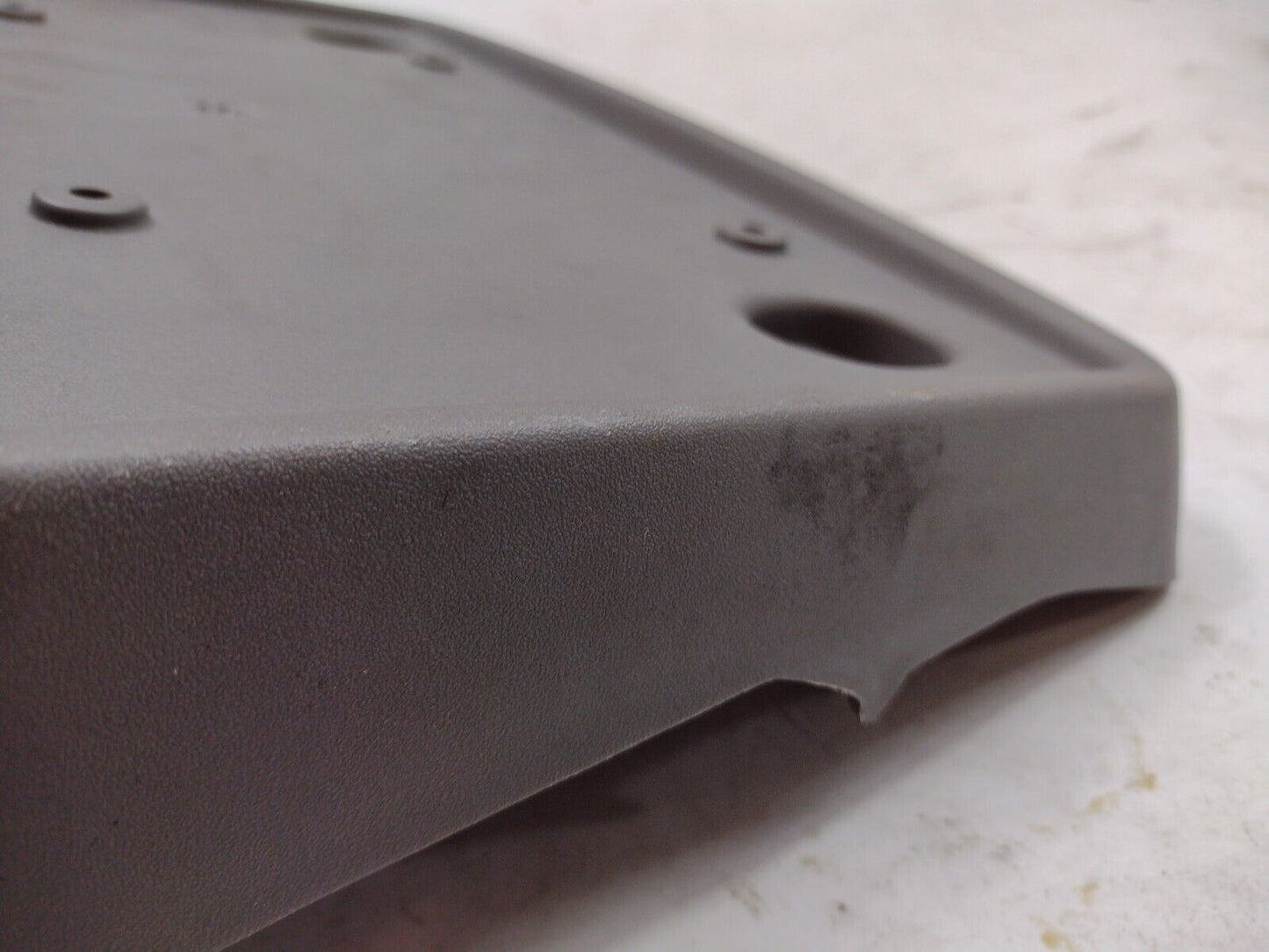 Genuine OEM GM 2007-2013 Chevy Tahoe Suburban License Bracket 15851090