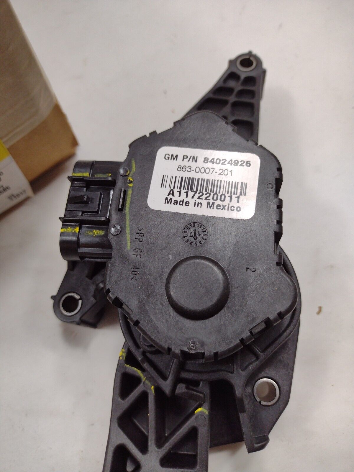 Genuine OEM GM Buick Enclave Accelerator Pedal Sensor 2007-2017 84024926