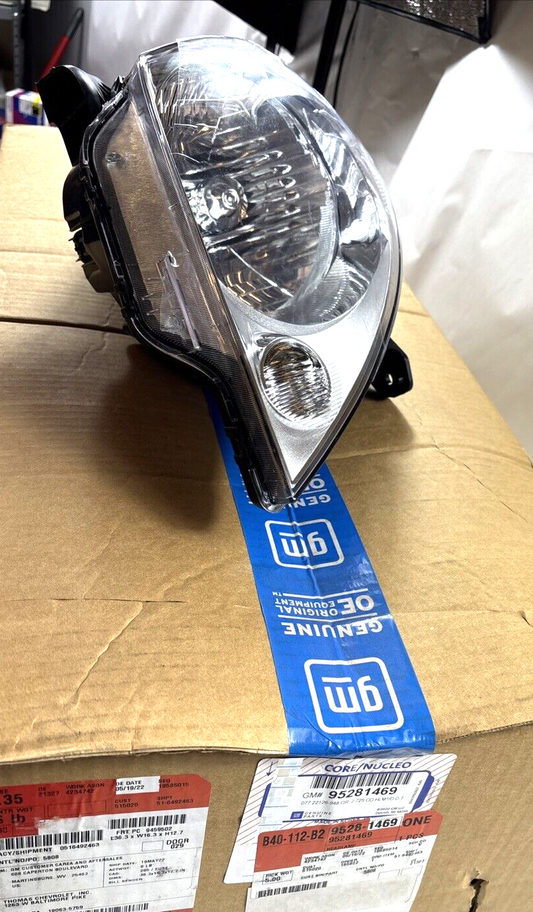 Genuine OEM GM Chevy Spark Passenger Right Headlight 2013-2016 95281469