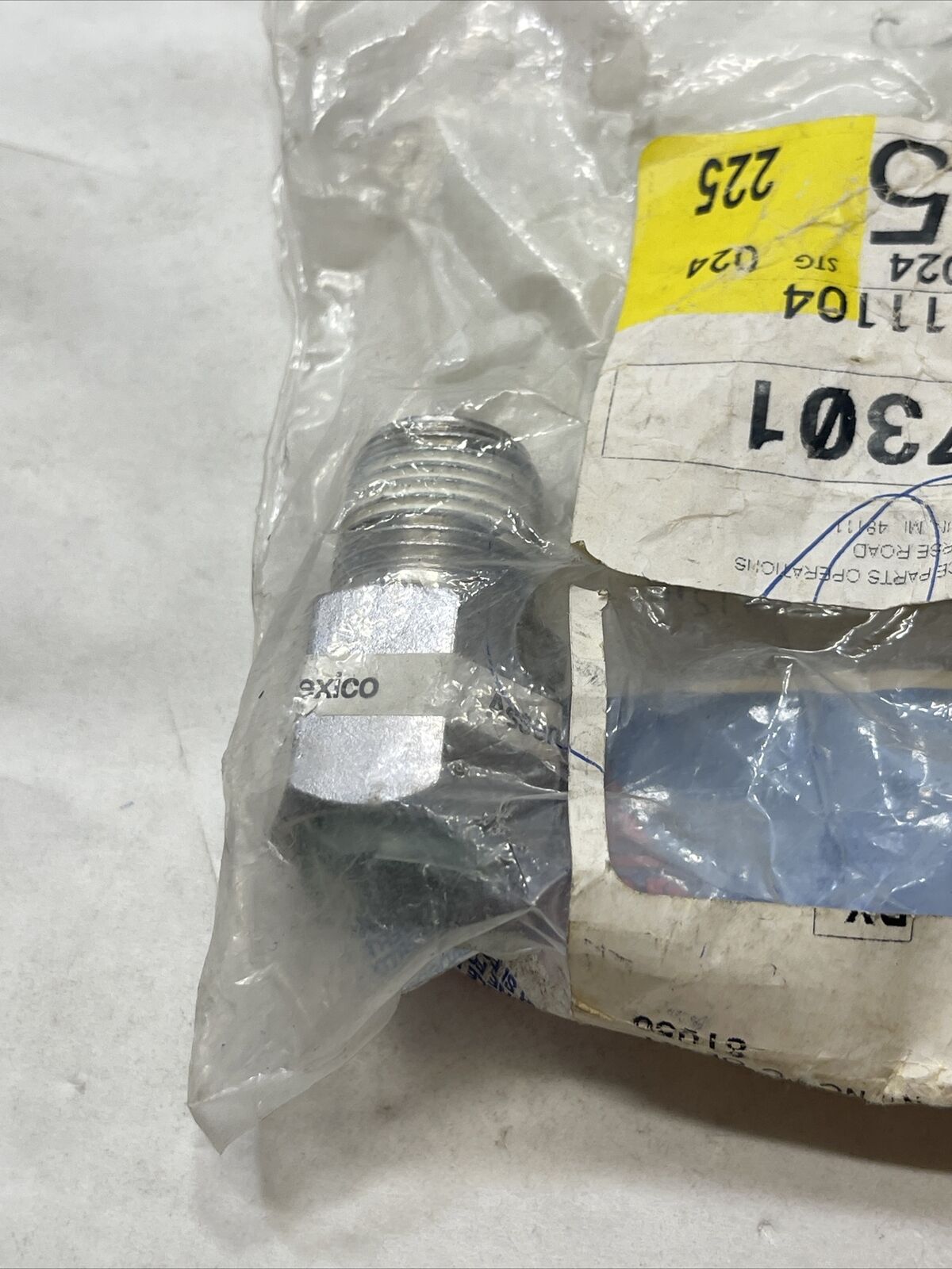 New OEM Genuine GM Connector Engine Oil Cooler Hose Connector 15023935