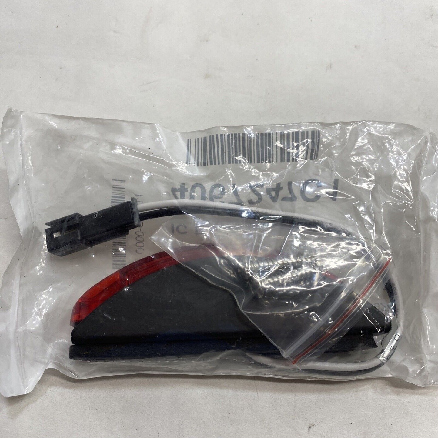 New International 120 Series Marker Light W/ Plastic Guard 4067247C1