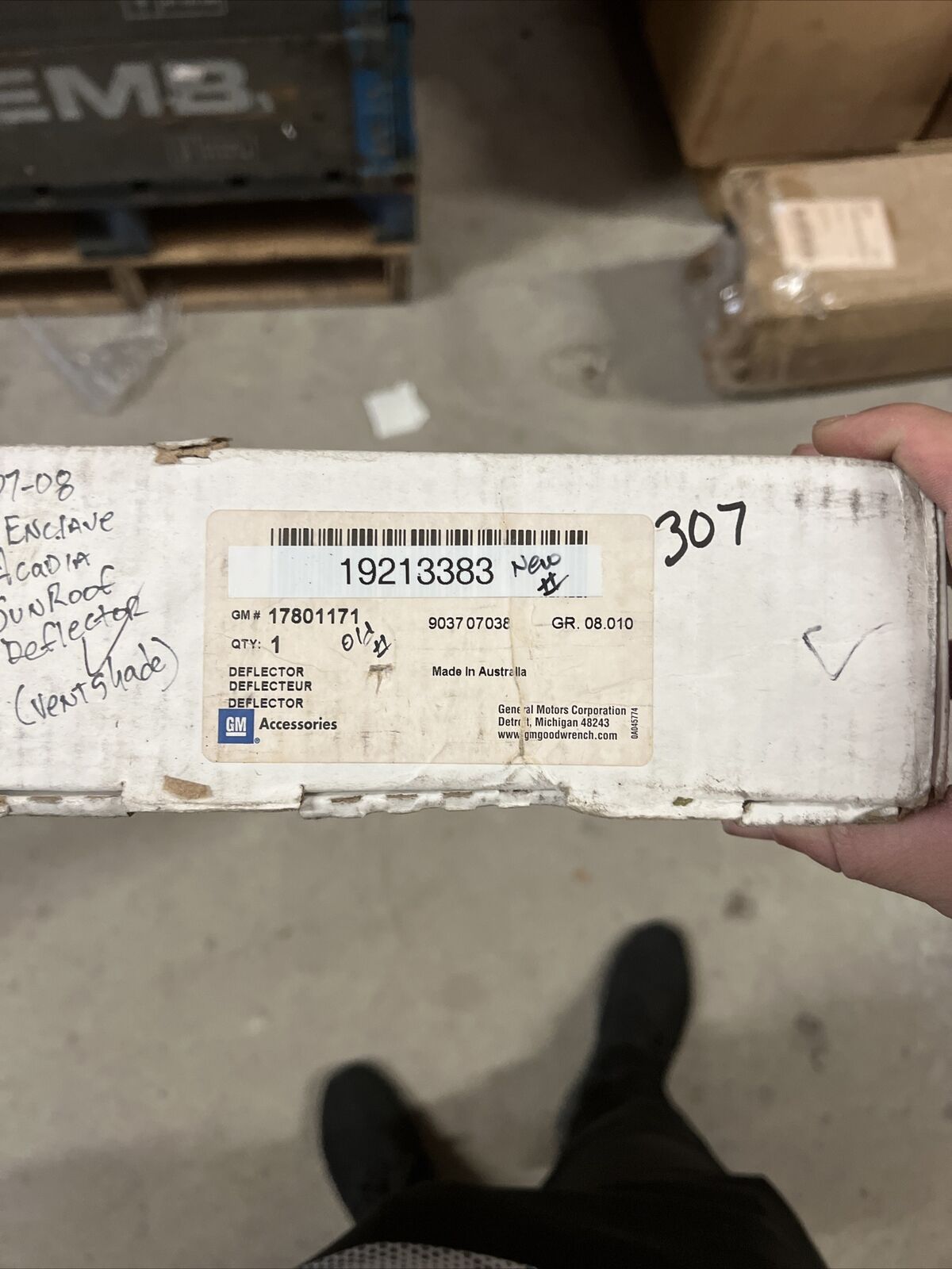 Genuine OEM GM Acadia Enclave Sunroof Air Deflector Shade Smoke 2007-08 19213383