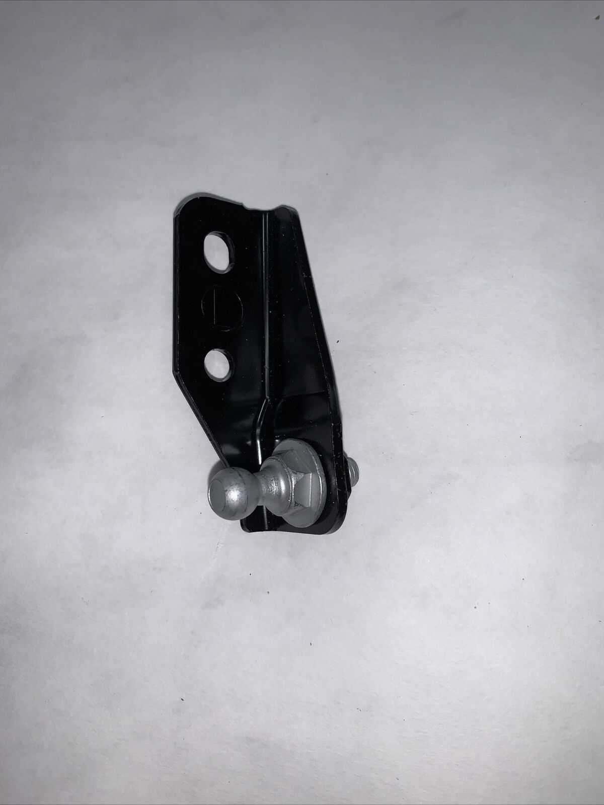 New OEM GM Chevy Equinox Lift Cylinder Upper Bracket Right 2005 15243644