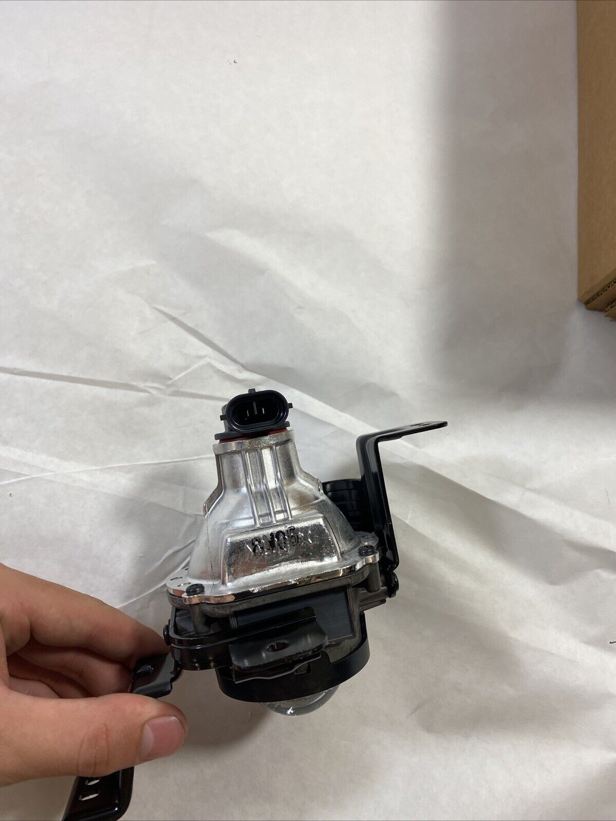 Genuine OEM GM Chevrolet Front Right Passenger Side Fog Light Lamp 94523309