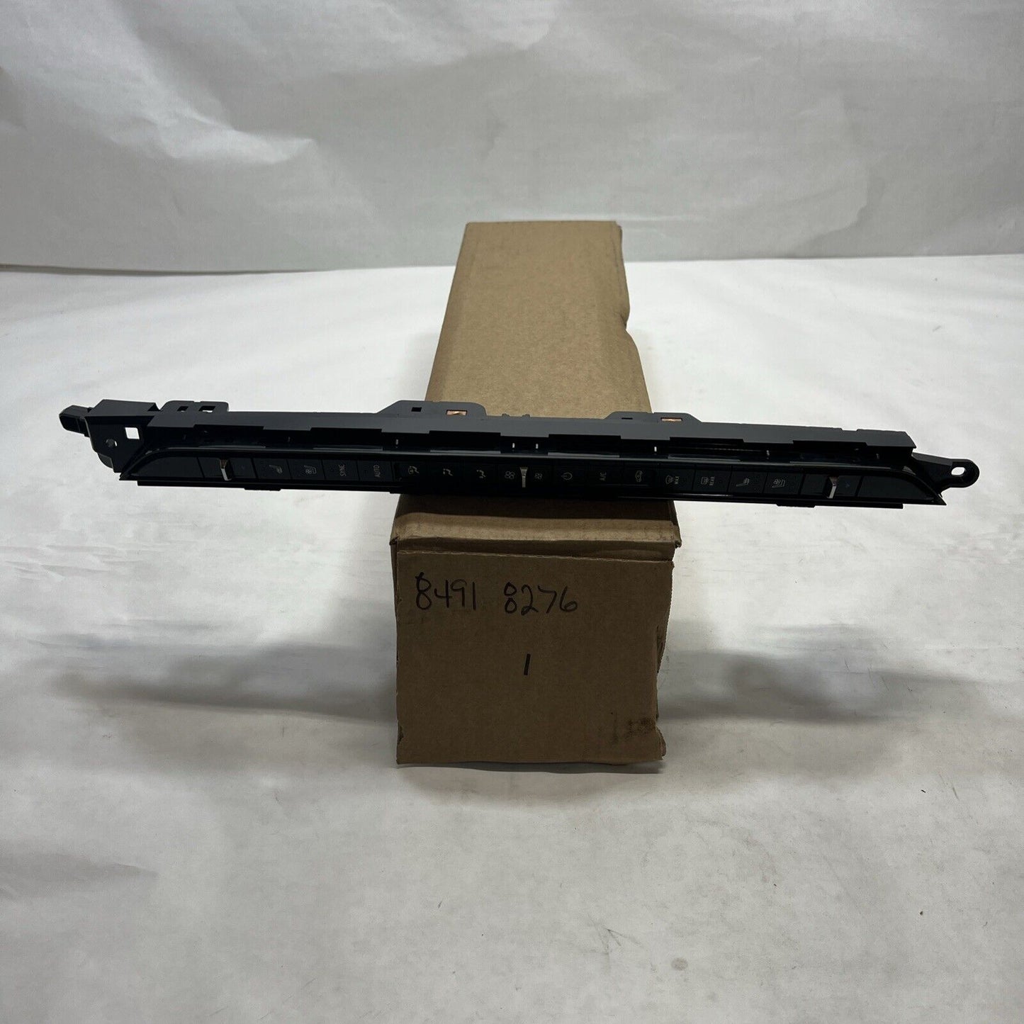 New OEM Genuine GM Heater and Air Conditioning User Interface Control 84918276