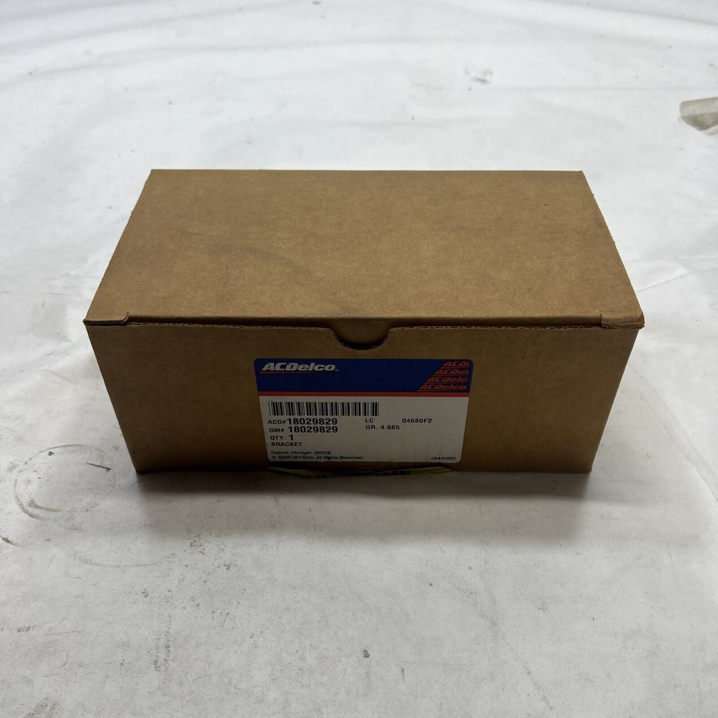 Genuine OEM GM ACDelco Impala Front Disc Brake Caliper Bracket 97-05 18029829