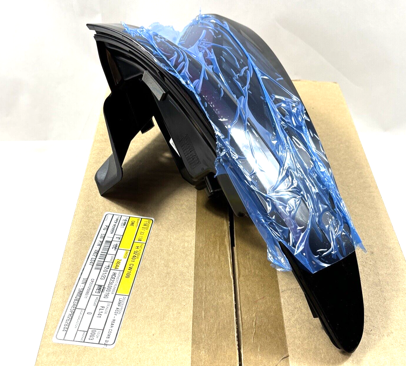 Genuine OEM Hyundai Tucson Rear Driver LED Outer Tail Light Assembly 92401CW100